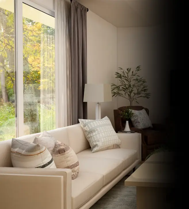 Carro esporte na cor prata com películas que bloqueiam o calor infravermelho e mantém o carro fresco em condições extremas